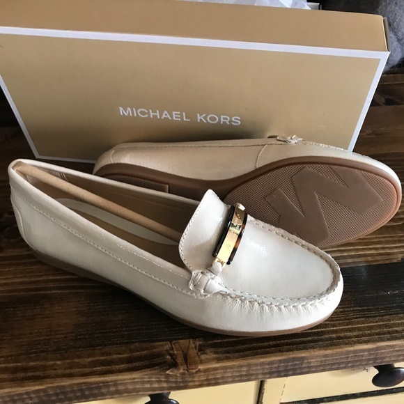 NWB Michael Kors Tan Leather Slip Ons 5.5 - Picture 3 of 6